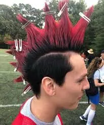 How they assemble hawks iconic hair style : r/cobrakai