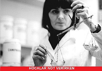 330px-Caps_örneği.webp