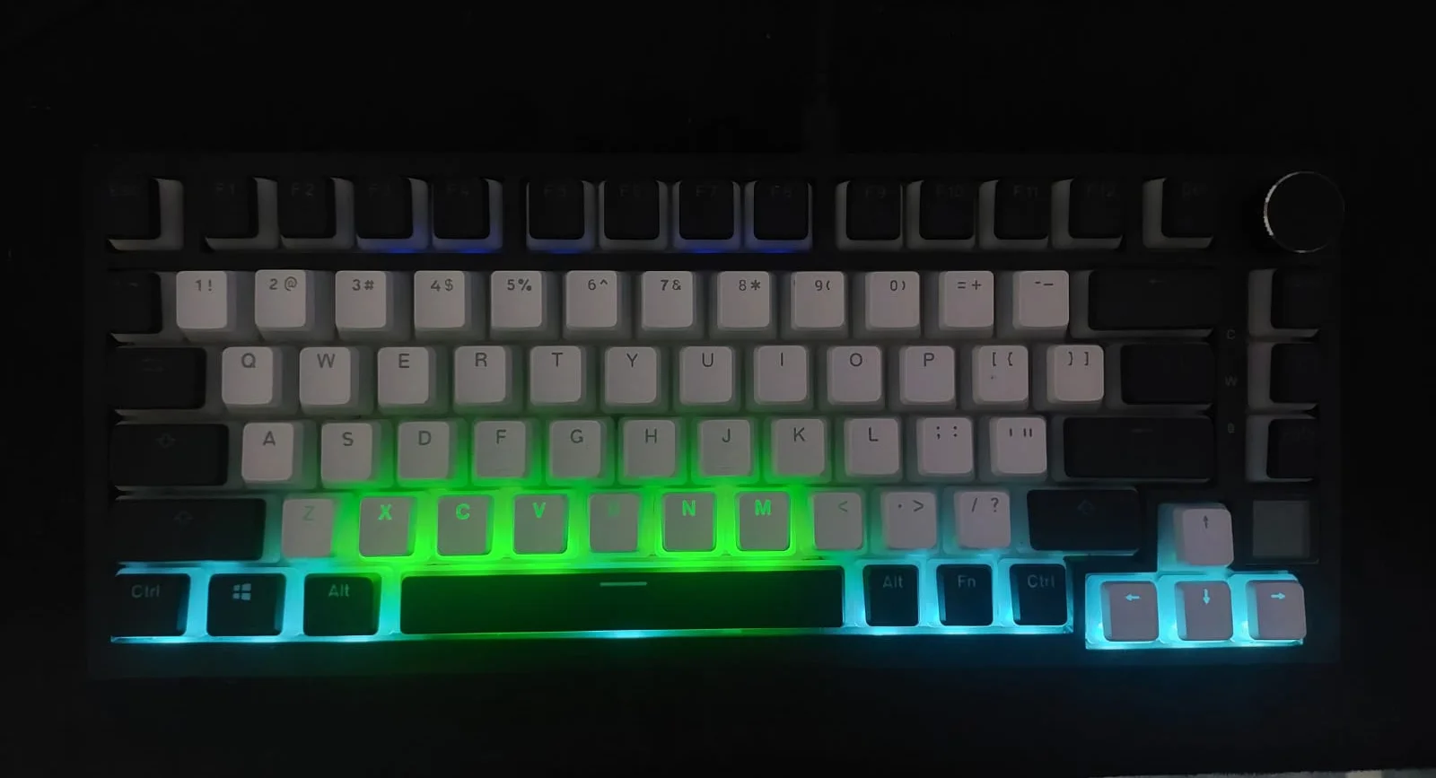 AK820PRO.webp