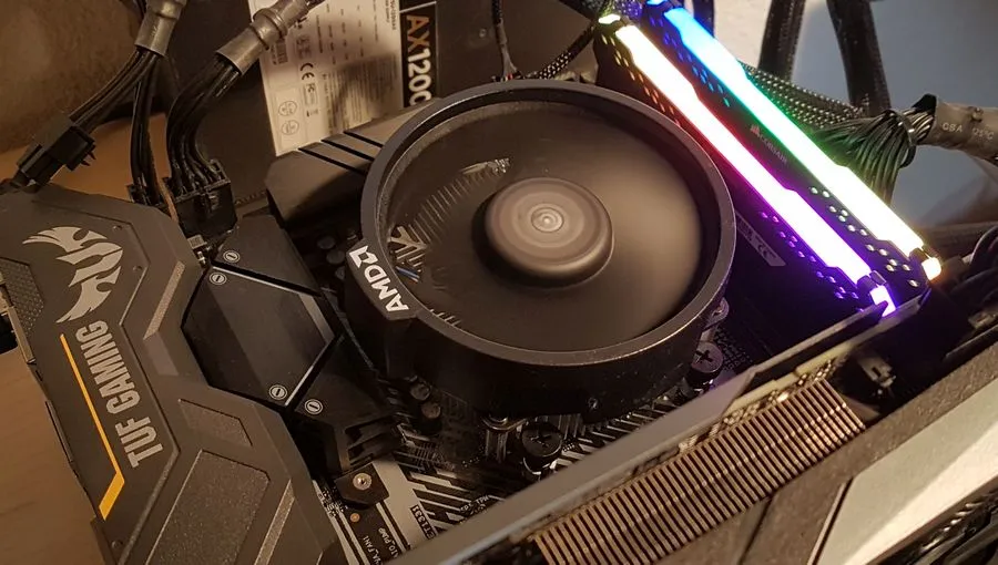 amd-ryzen-7-5800x-cooled-by-wraith-stealth-01.webp