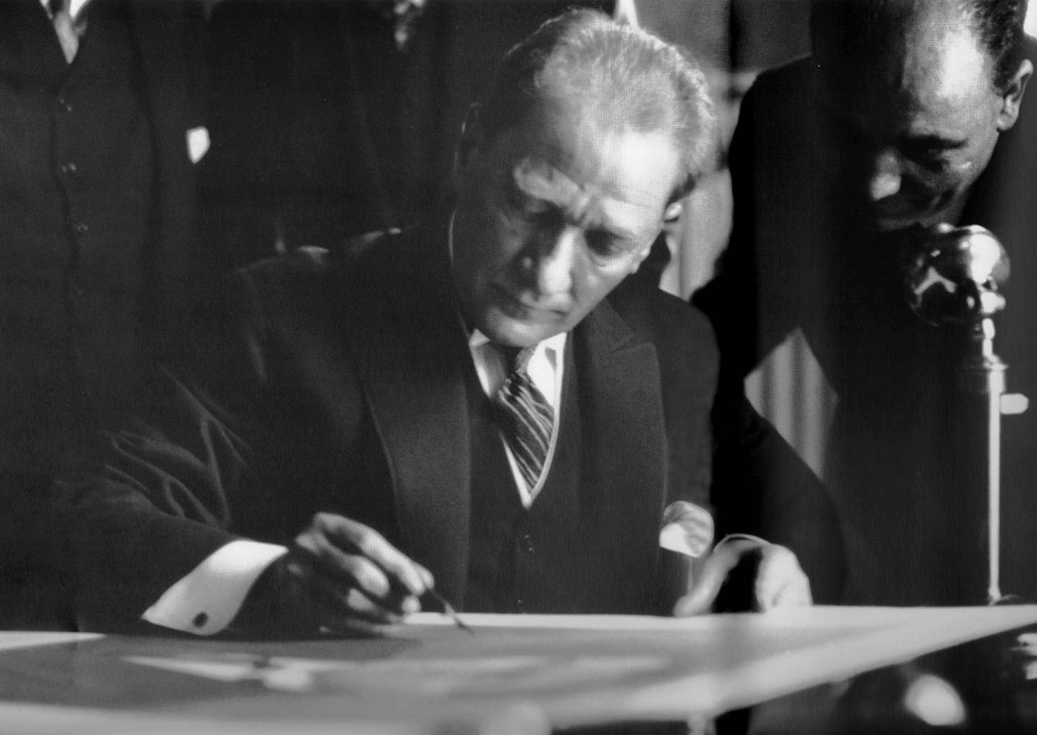 ataturk-giyim.webp