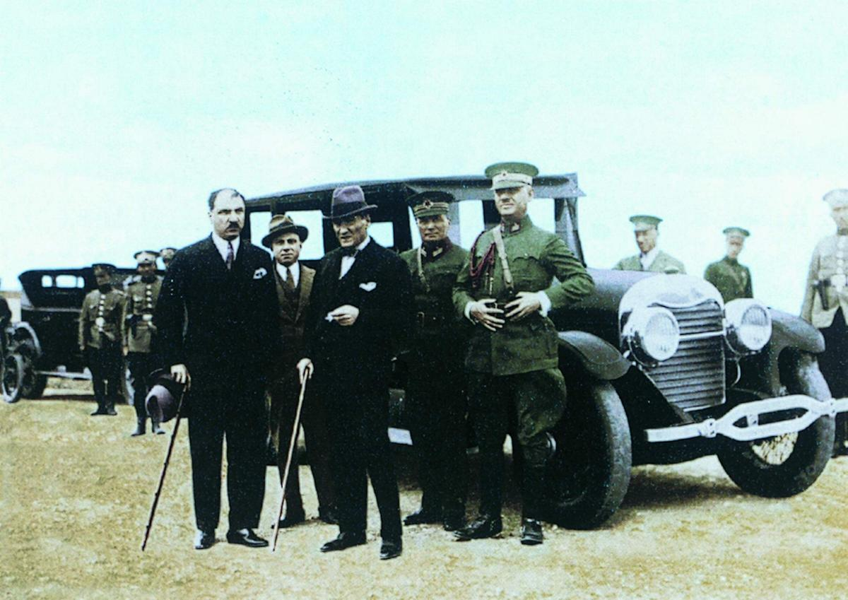 atatürk-makam-otomobilleri.webp