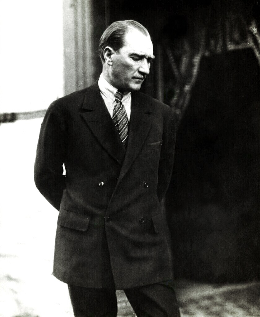 atatürk-ve-giyim-tarzı.webp