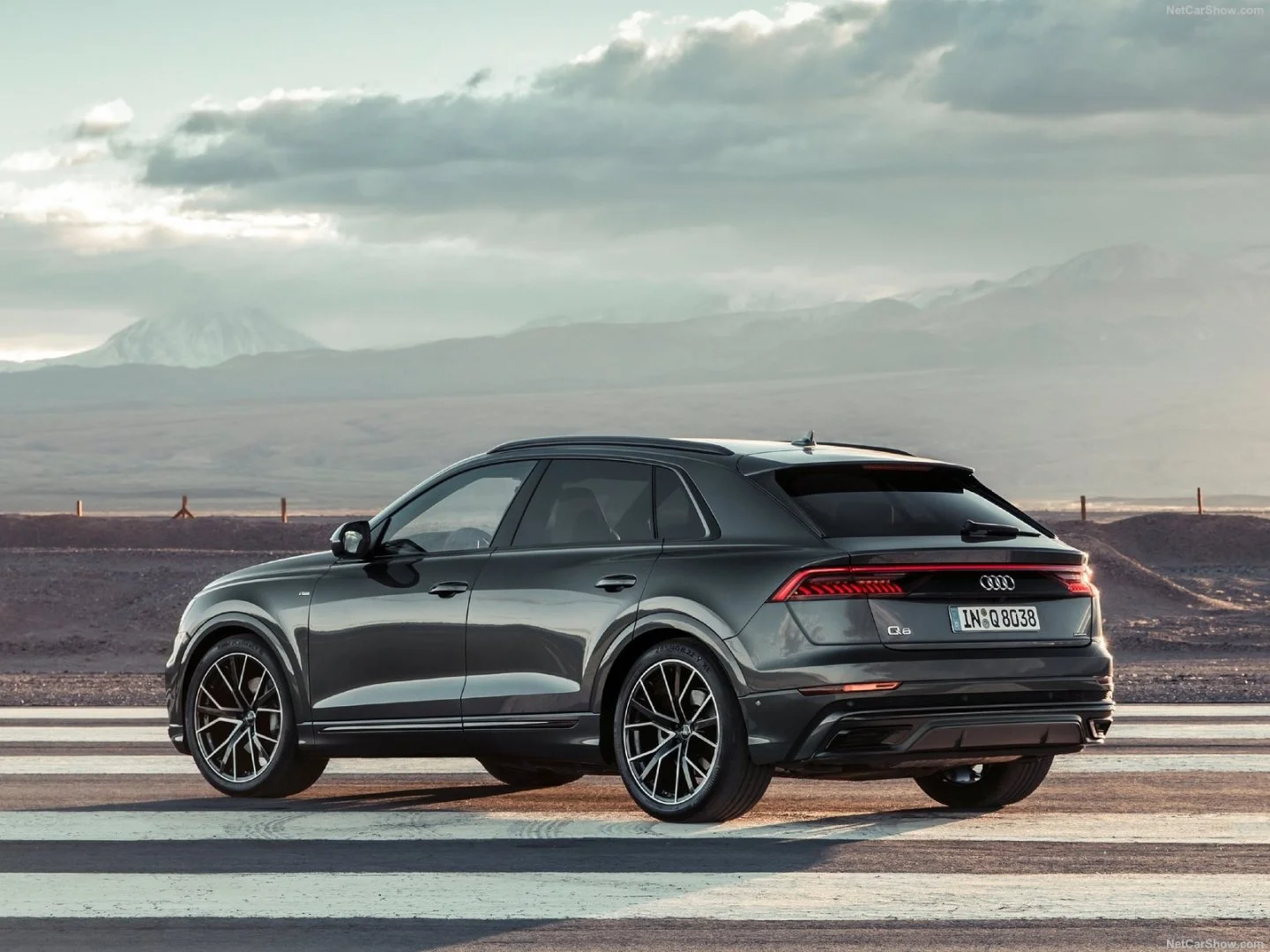 Audi-Q8-2019-1600-6a.webp