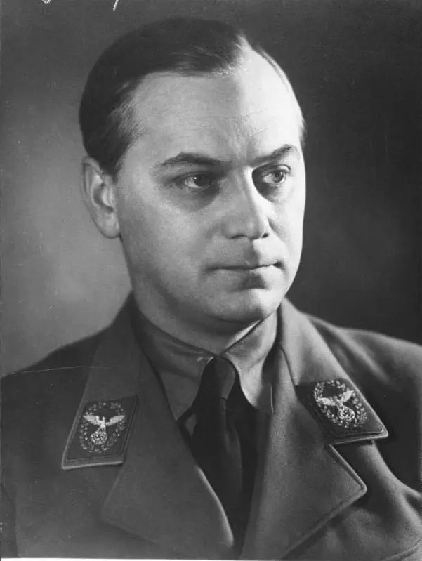Bundesarchiv_Bild_146-1969-067-10,_Alfred_Rosenberg.webp