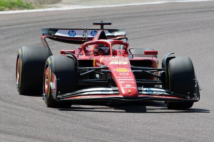 carlos-sainz-ferrari-sf-24.webp