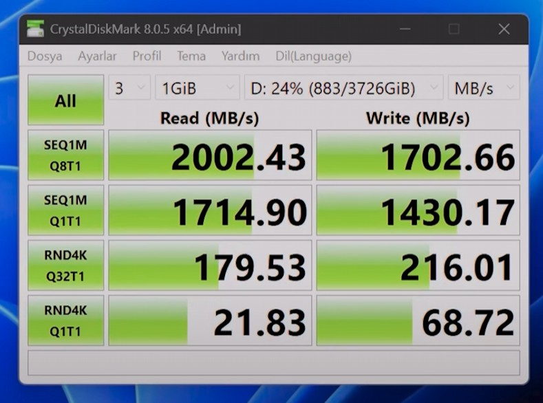 CRUCIAL 4TB SSD PRO 20Gbit - CrystalDiskMark hızları.webp