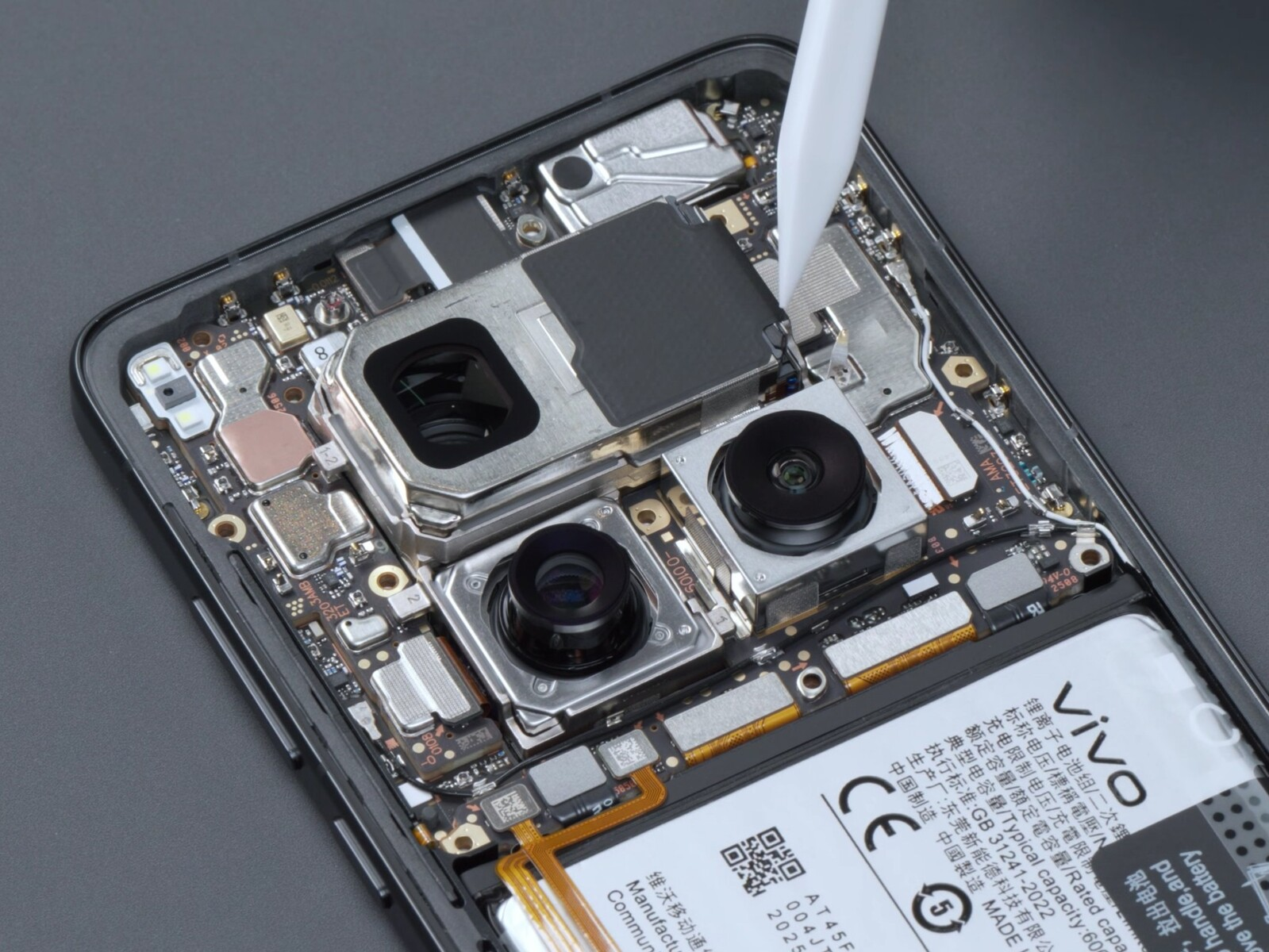 csm_Vivo-X200-Ultra-Teardown-1_4485fc9707.webp