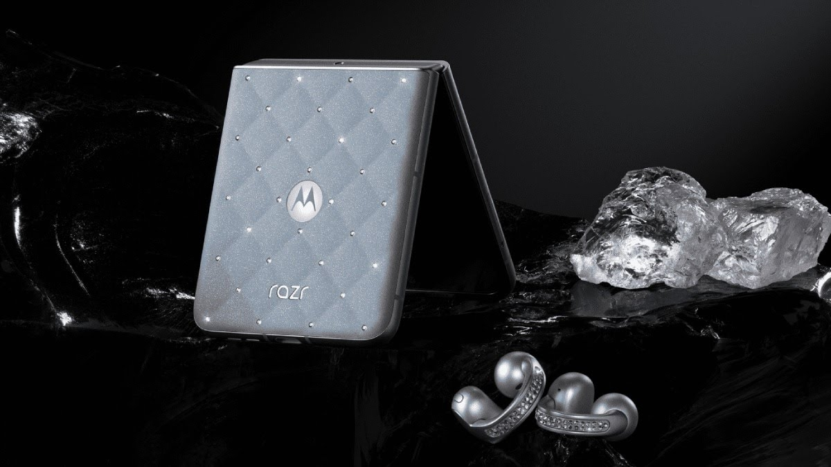 moto_razr_60_loop_swarovski_moto_1755866576494.webp
