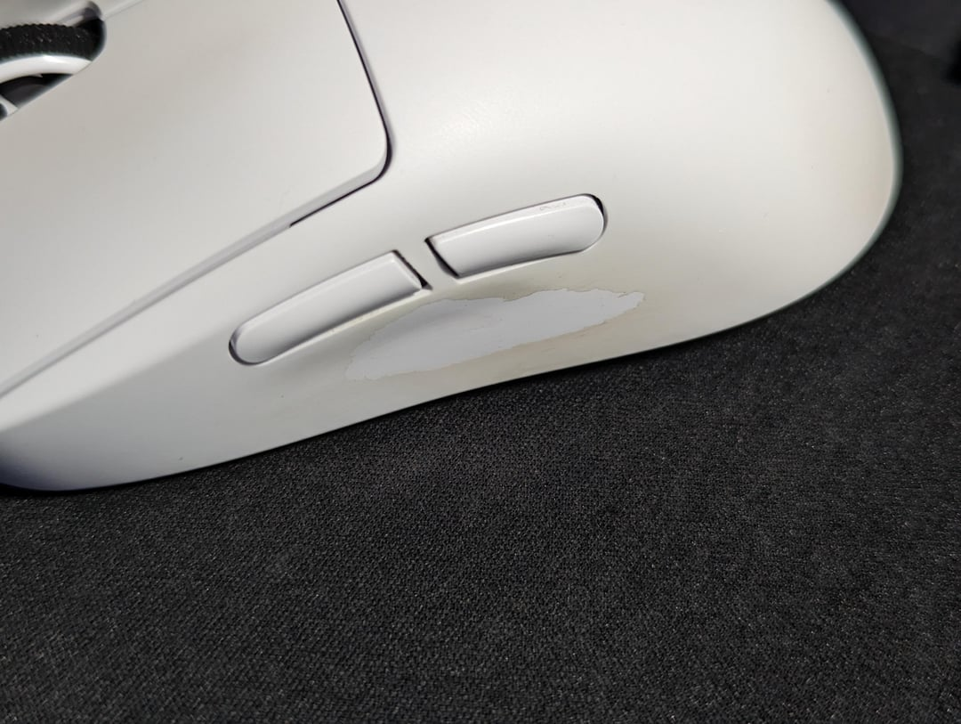 not-good-coating-on-g-pro-x-superlight-v0-kcc5logodt8a1.webp