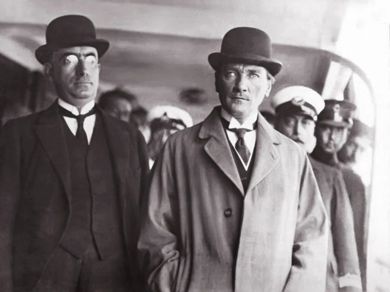 Nuri_Bey_and_Gazi_Mustafa_Kemal_in_Istanbul_in_1931.webp