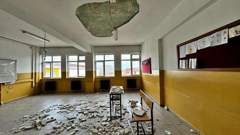 samsun-canikdeki-okulda-tavan-coktu-7-ogrenci-yaralandi-5let.webp