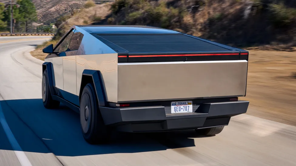 tesla-cybertruck-askeri-test.webp