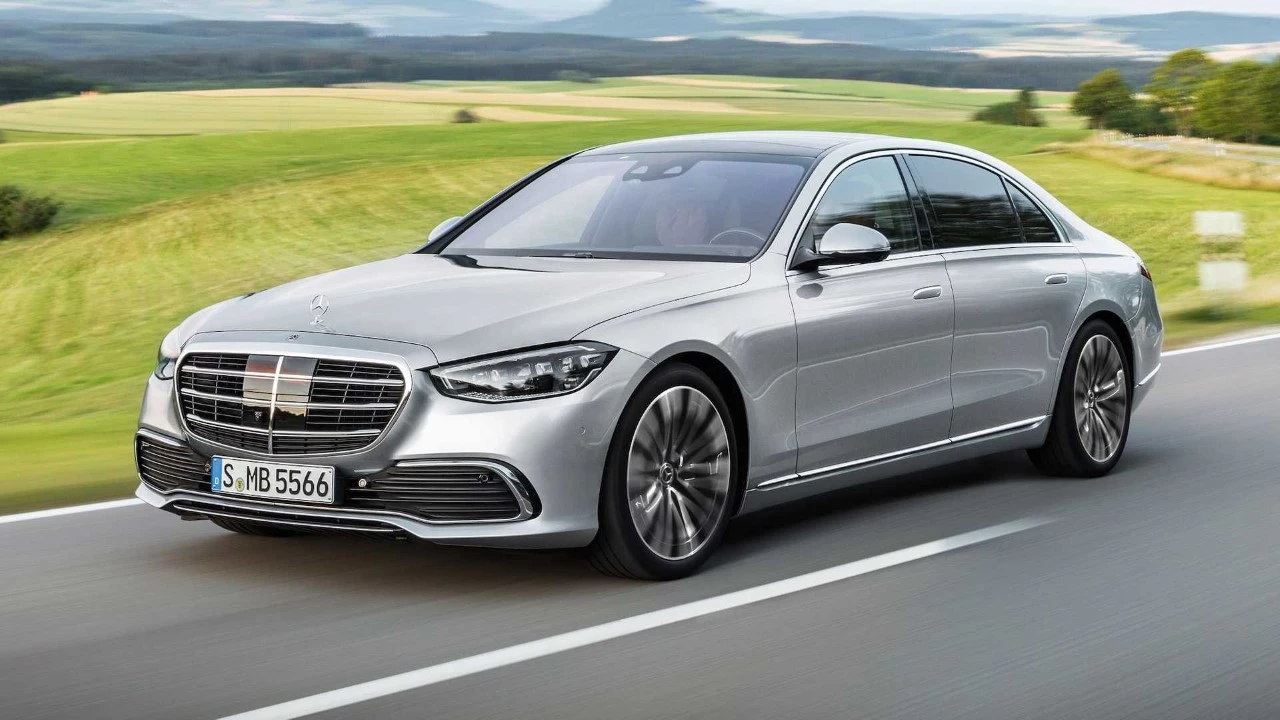 yeni-mercedes-benz-s-turkiyede-iste-fiyati-2-SDN-1.webp