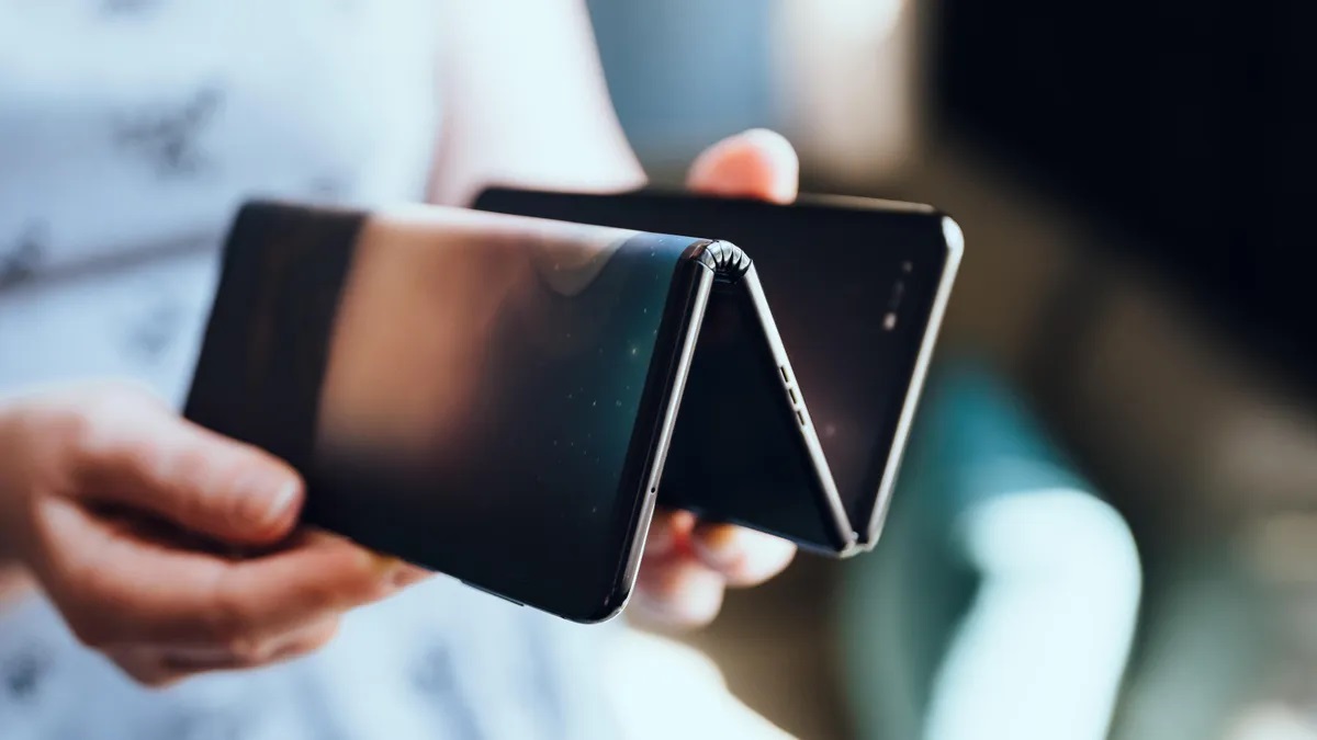 Huaweinin-Soylentilere-Gore-Uc-Katli-Akilli-Telefonunun-Cok-Gelismis-Oldugu.jpg