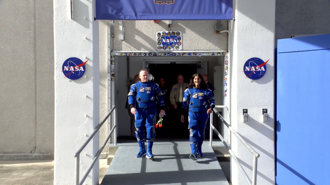 Bugünkü görev için iki astronot uçuşlarından önce