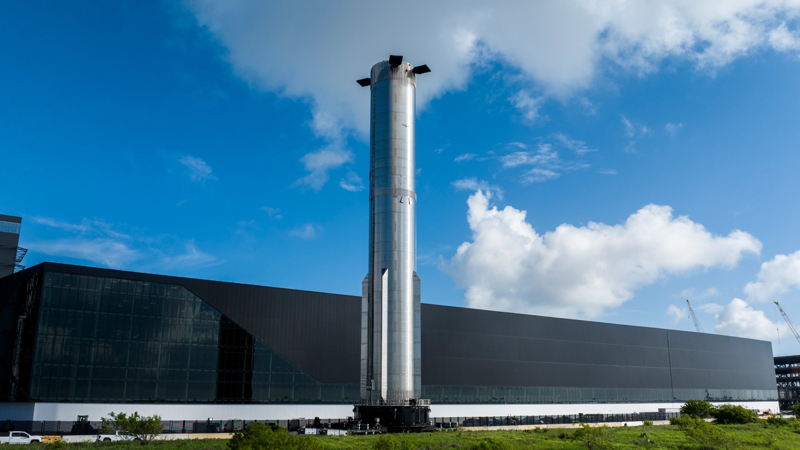 1725909258_SpaceX-Starship-Ucus-5-Iletisimi-Icin-FCC-Onayi-Aldi-ve.jpeg
