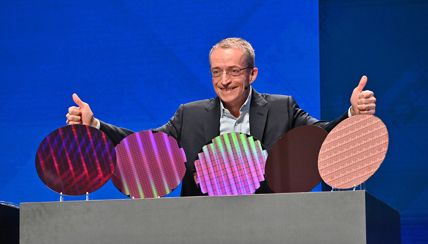 Intel CEO'nun AMD İçin Çip Üretme Umudu Var, Chipzilla Intel Foundry ile Özel Çip İşini Başlatıyor