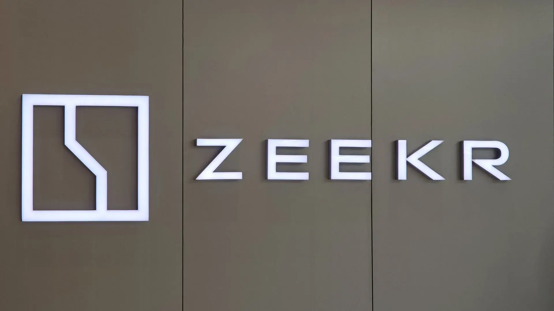 CLEAN-zeeker-evs_Getty-Images_featuredImage_Fri-May-10-2024.webp