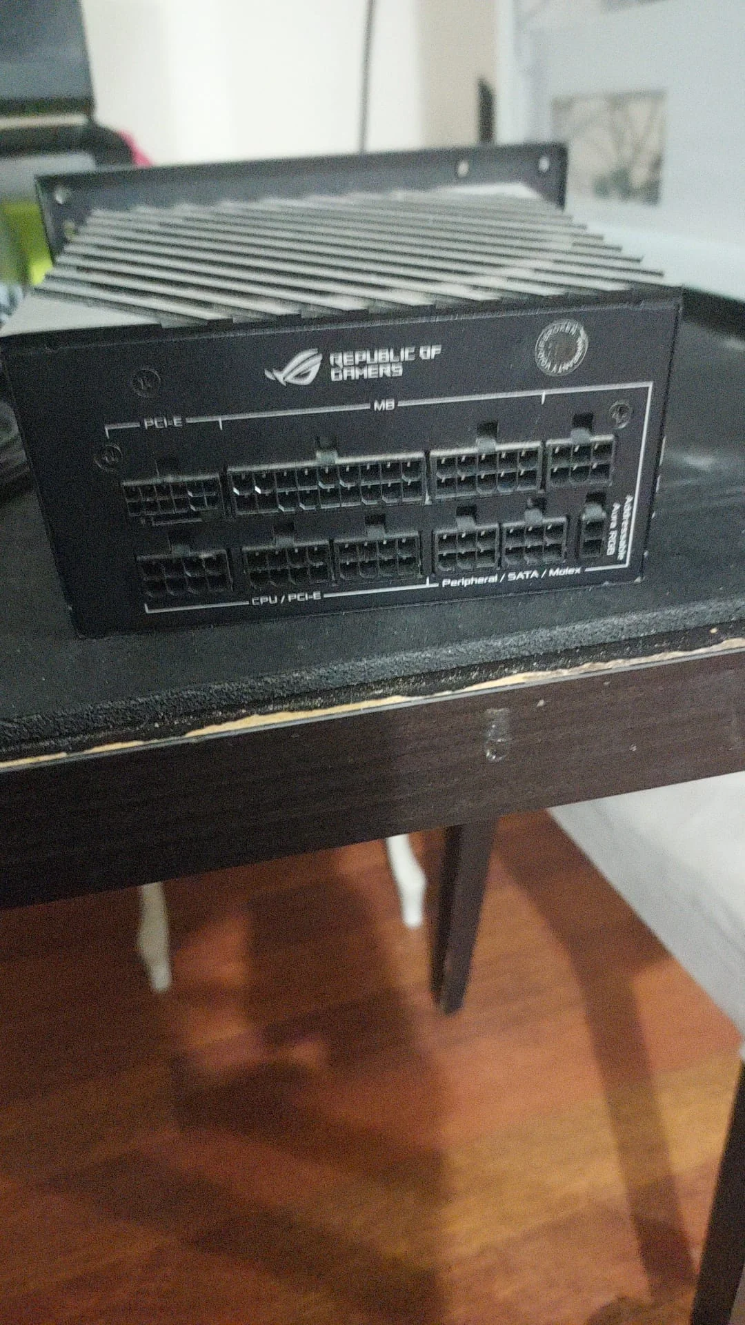 ROG Loki PSU eriyen bağlantı