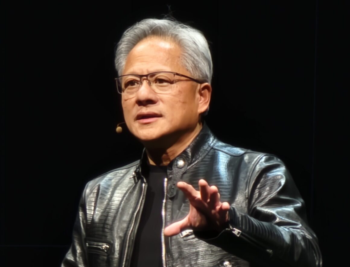 NVIDIA CEO’su Jensen Huang, CoWoS Sipariş Kesintisi İddialarına Açıklık Getirdi