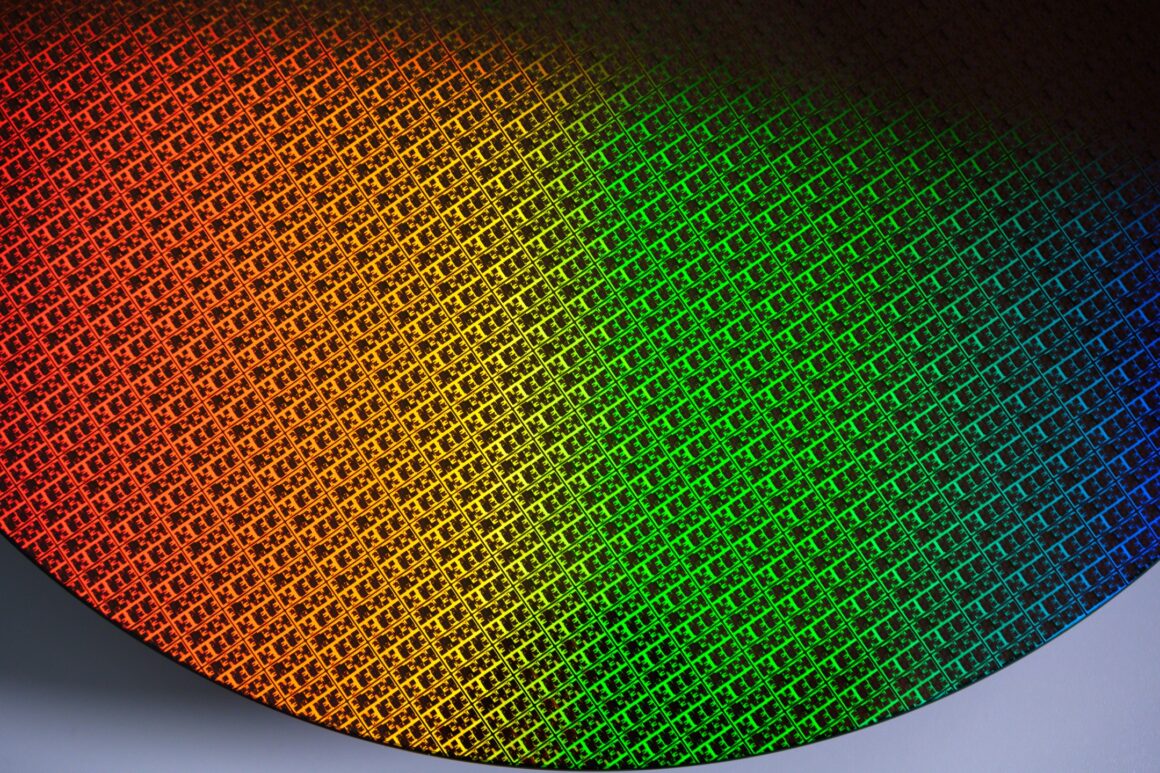 Intel’in 18A Üretim Süreci, Gelişmiş Performans ve Verimlilikle Öne Çıkıyor