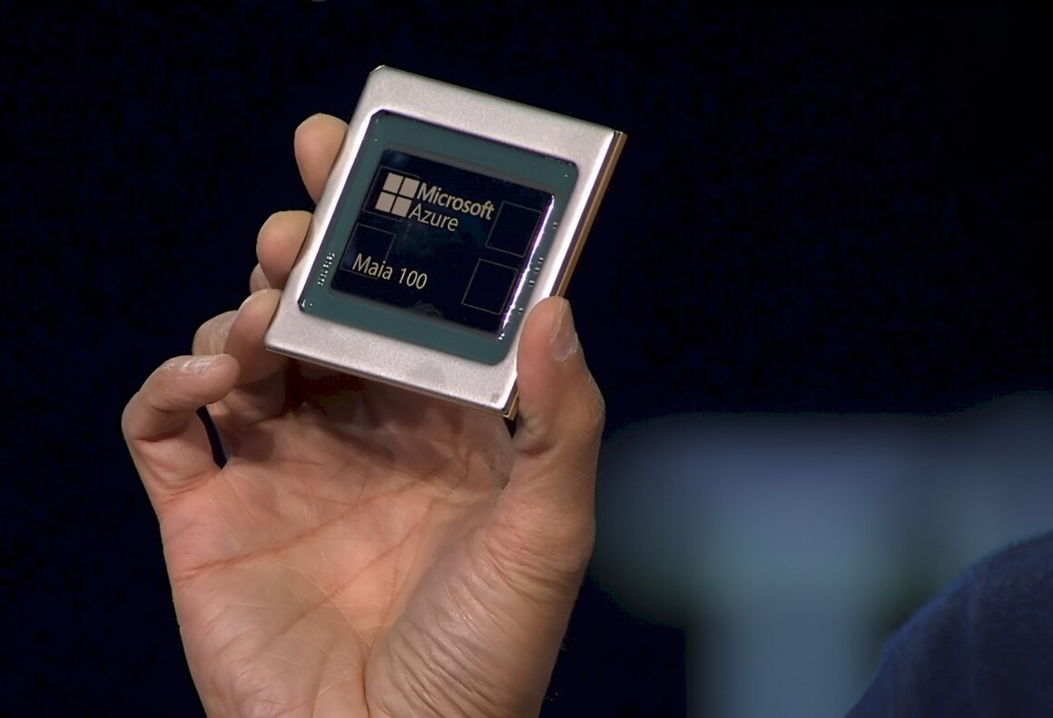 Microsoft, Özel Yapay Zekâ Çipinde Takvimi 2027’ye Erteledi