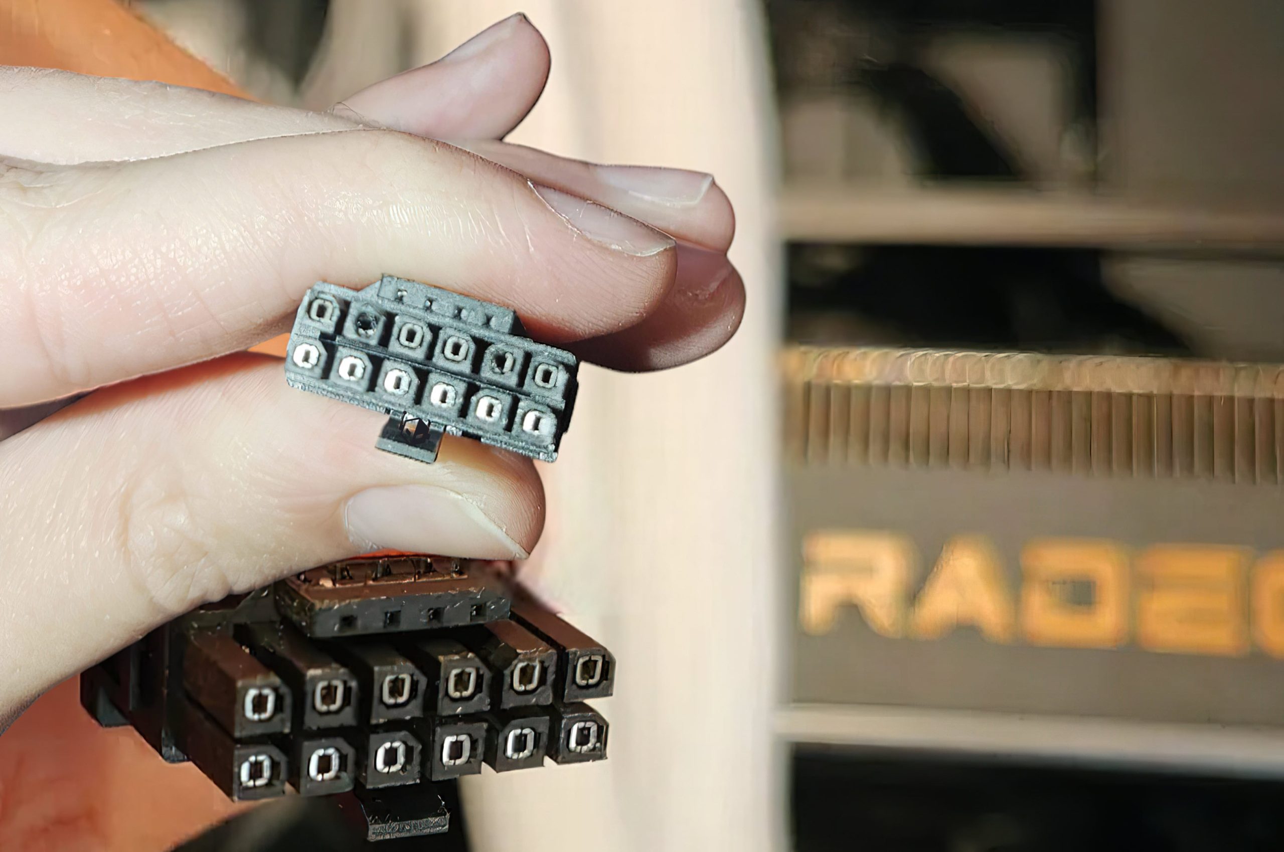 AMD-Radeon-RX-9070-XTte-Erimis-16-Pin-Konnektor-Ilk.jpg