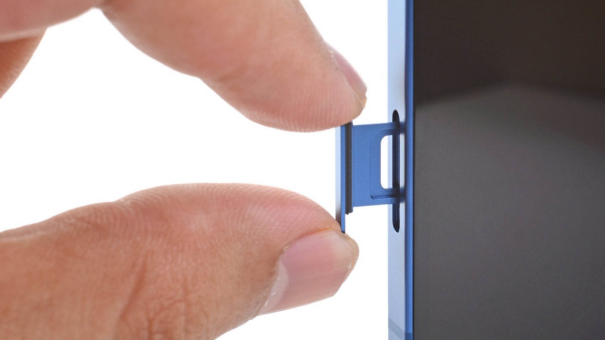 Apple-iPhone-17-Serisini-ABde-Yalnizca-eSIMe-Gecirebilir-Fiziksel-SIMden.jpg