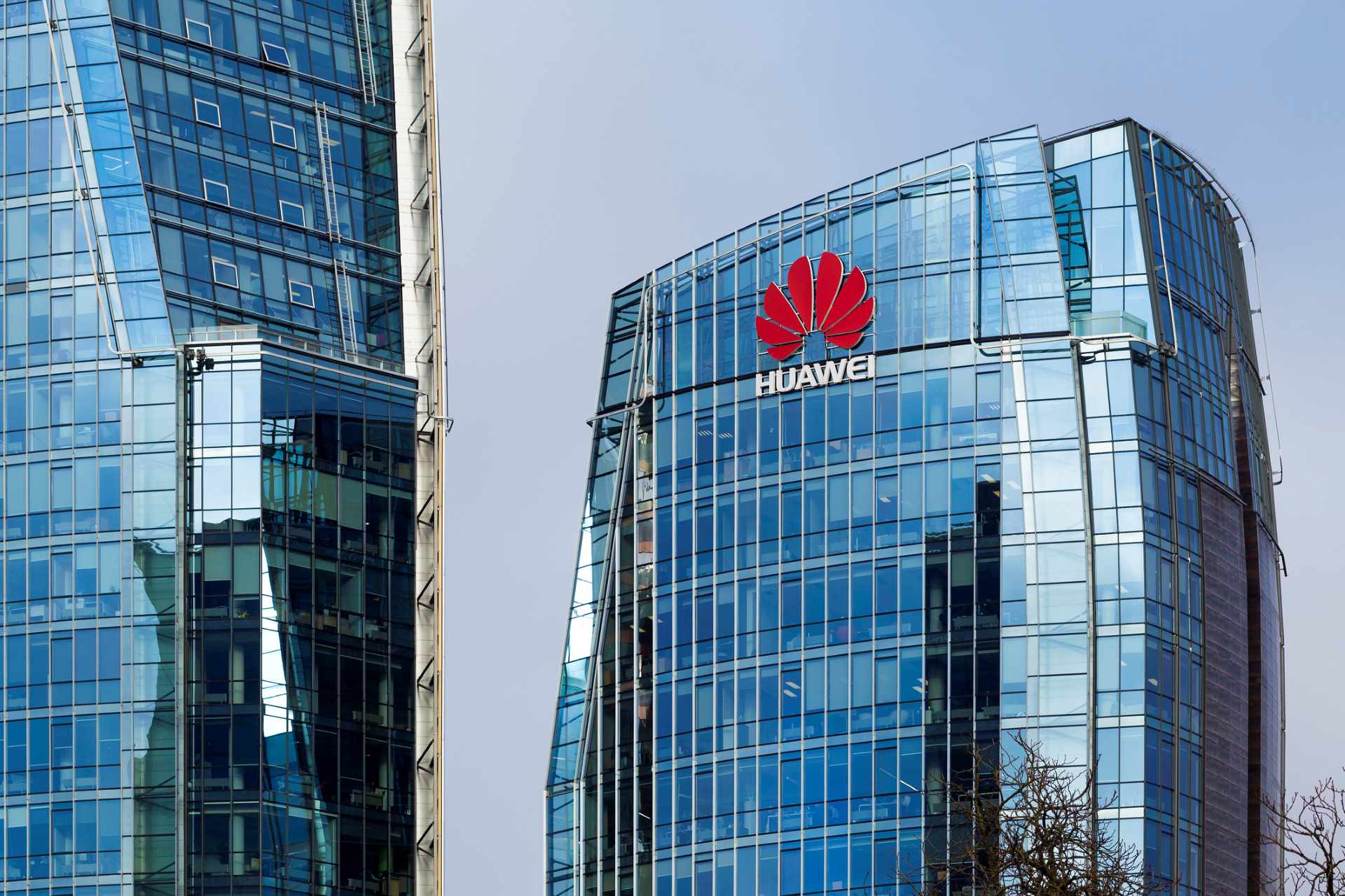 Huawei-2025in-Ilk-Yarisinda-2020den-Beri-En-Yuksek-Ciroya-Ragmen.jpg