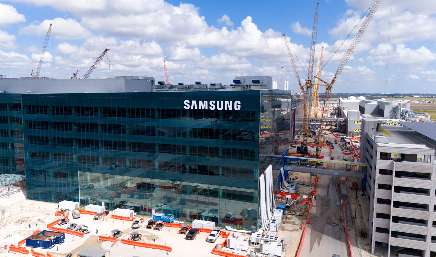 Samsungun-Taylor-Tesisi-Rayina-Girdi-Koreli-Dev-2-nm-Uretim.jpg