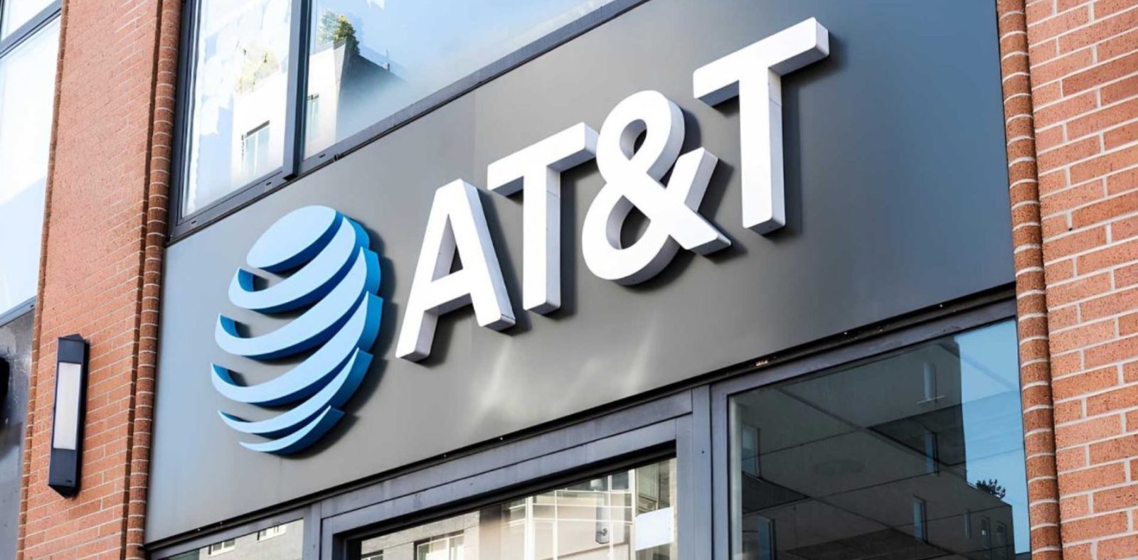 ATT-ve-T-Mobile-Calisanlari-20-Yasindaki-Hacker-Noah-Urbana-Kandirildi.jpg