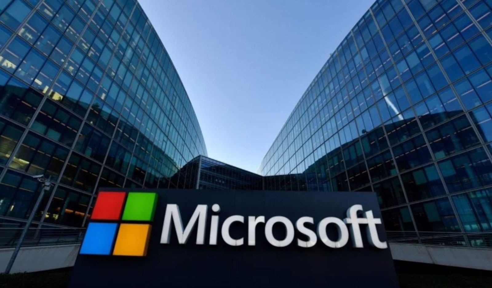 Satya-Nadella-Yapay-Zeka-Cagina-Gecis-Sancili-Olabilir-Ama-Microsoft.jpg