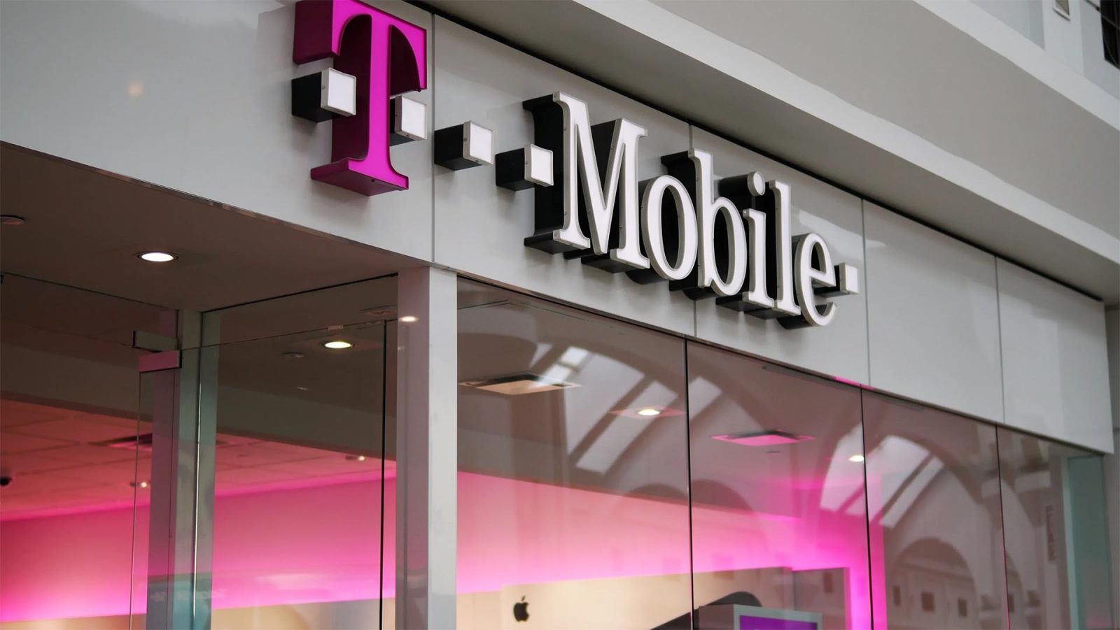 T-Mobilein-T-Lifela-Agresif-Dijital-Atagi-Artan-Baskida-Calisan-Kaybi-ve.jpg