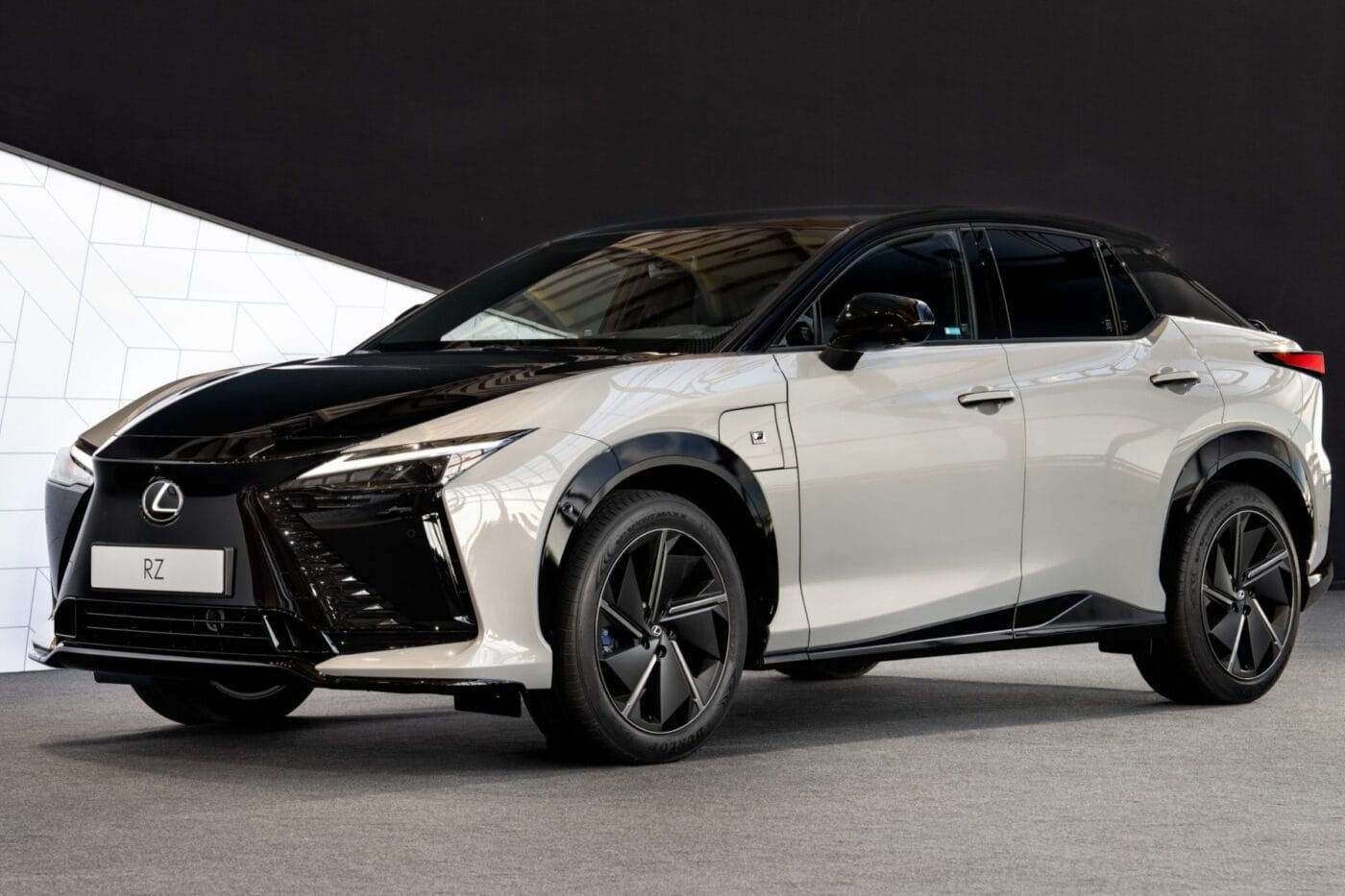 2025-lexus-rz-f-sport-grade-sbw-002-scaled-1-cropped-1400x933-1.jpeg