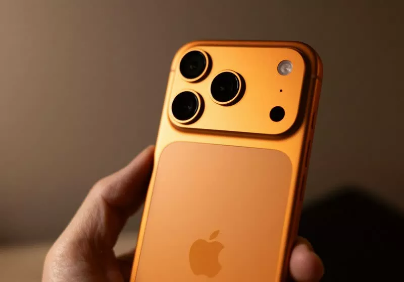 Apple-Guclu-Cin-Pazariyla-Tatilde-Rekor-iPhone-Satisi-Bekliyor.jpg