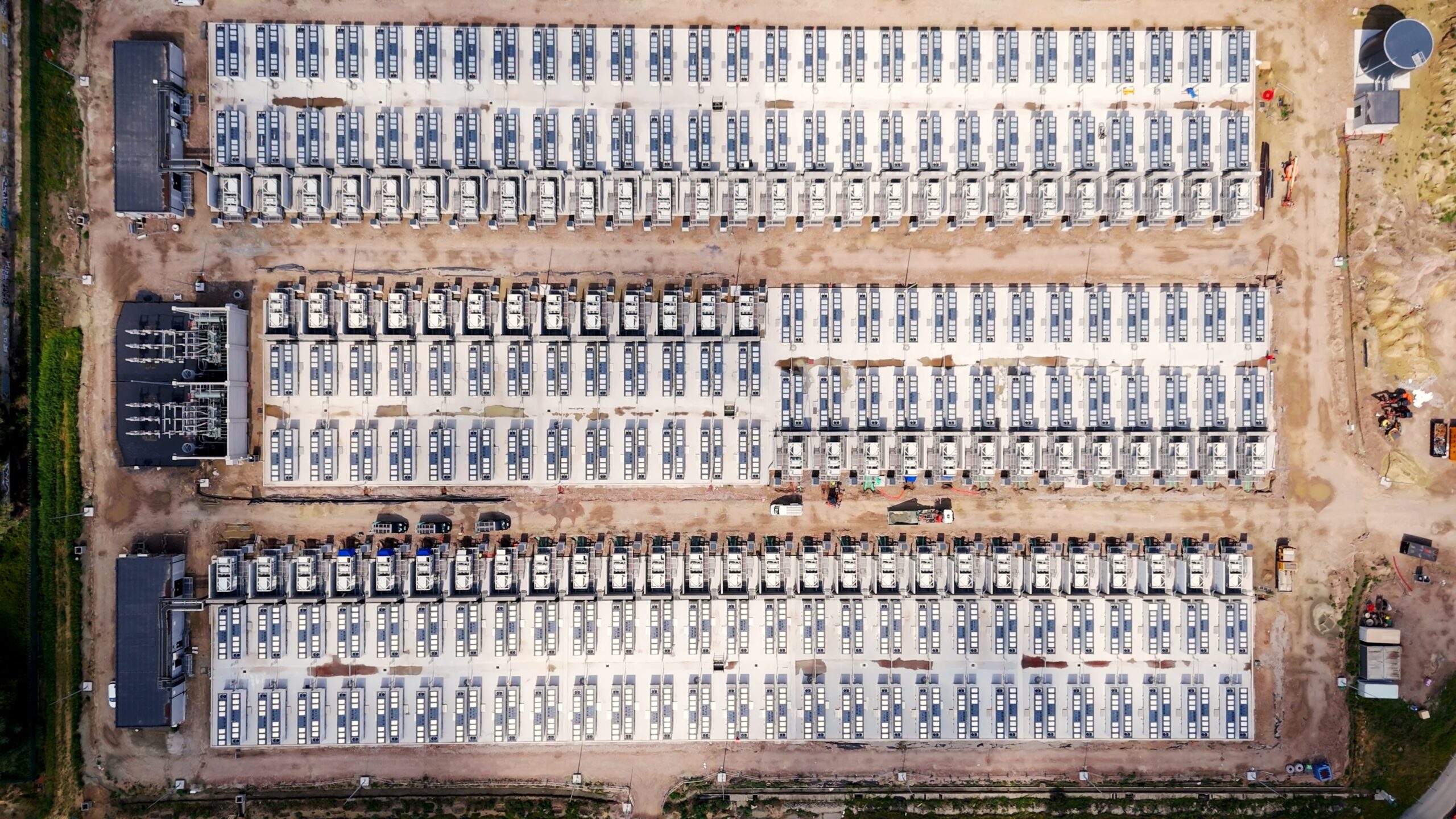 Sungrow_ENGIE_BESS_First400MWh_1_135905551-scaled.jpeg