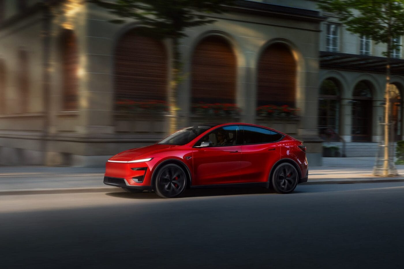 tesla-model-y-performance-juniper-2025-07-1400x933-1.jpg