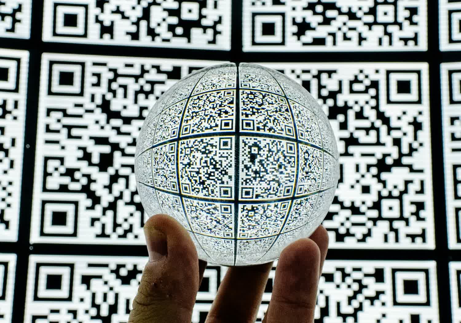 Dunyanin-en-kucuk-QR-kodu-seramikte-nano-depolama.jpg