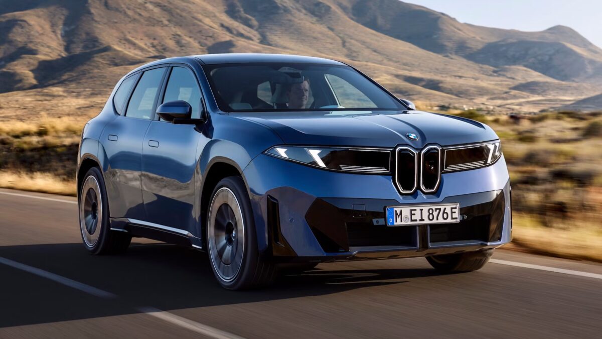bmv-ev-suv-.jpg