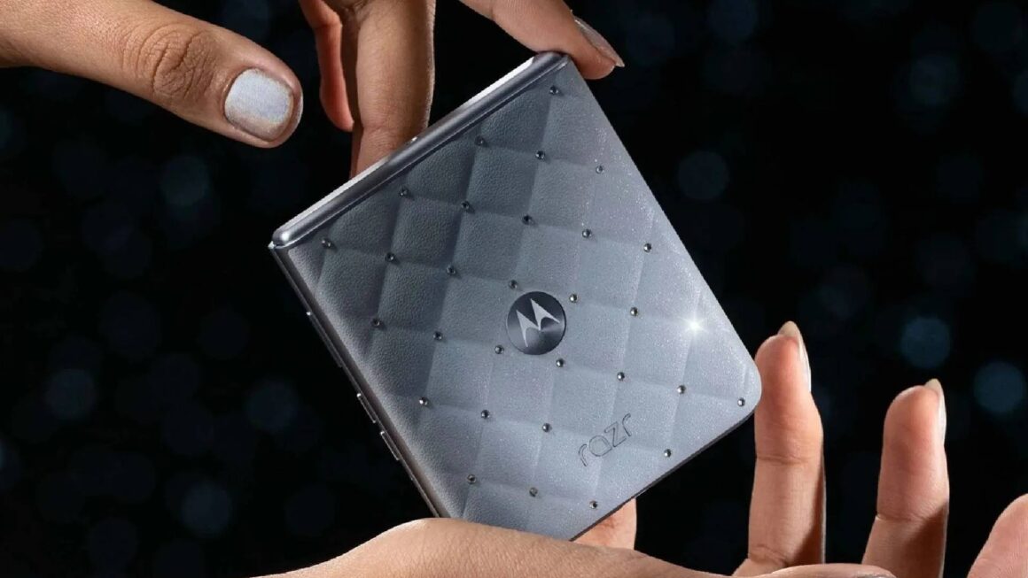 Motorola Razr 70