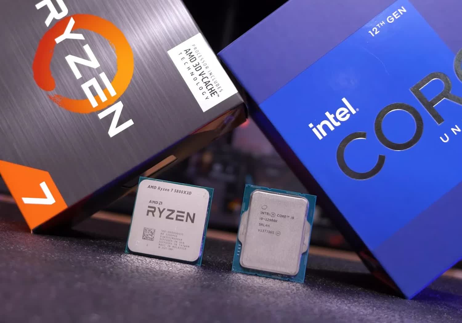 Ryzen-7-5800X3D-vs-Core-i9-12900K-Rovans.jpg