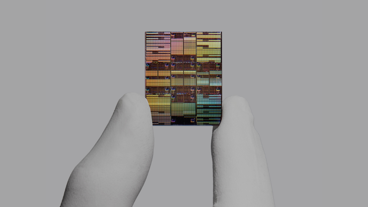 ibm-7-angstrom-chip.png