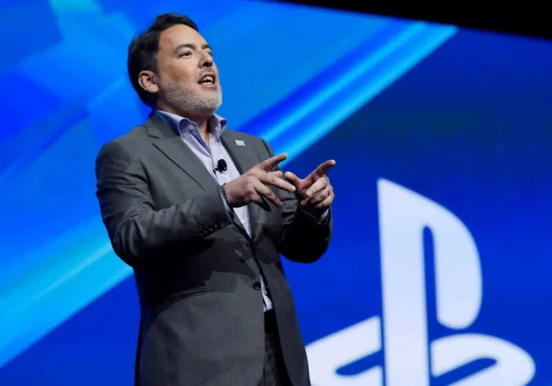 Eski-PlayStation-yoneticisi-PC-portlari-pazarlamaydi.jpg