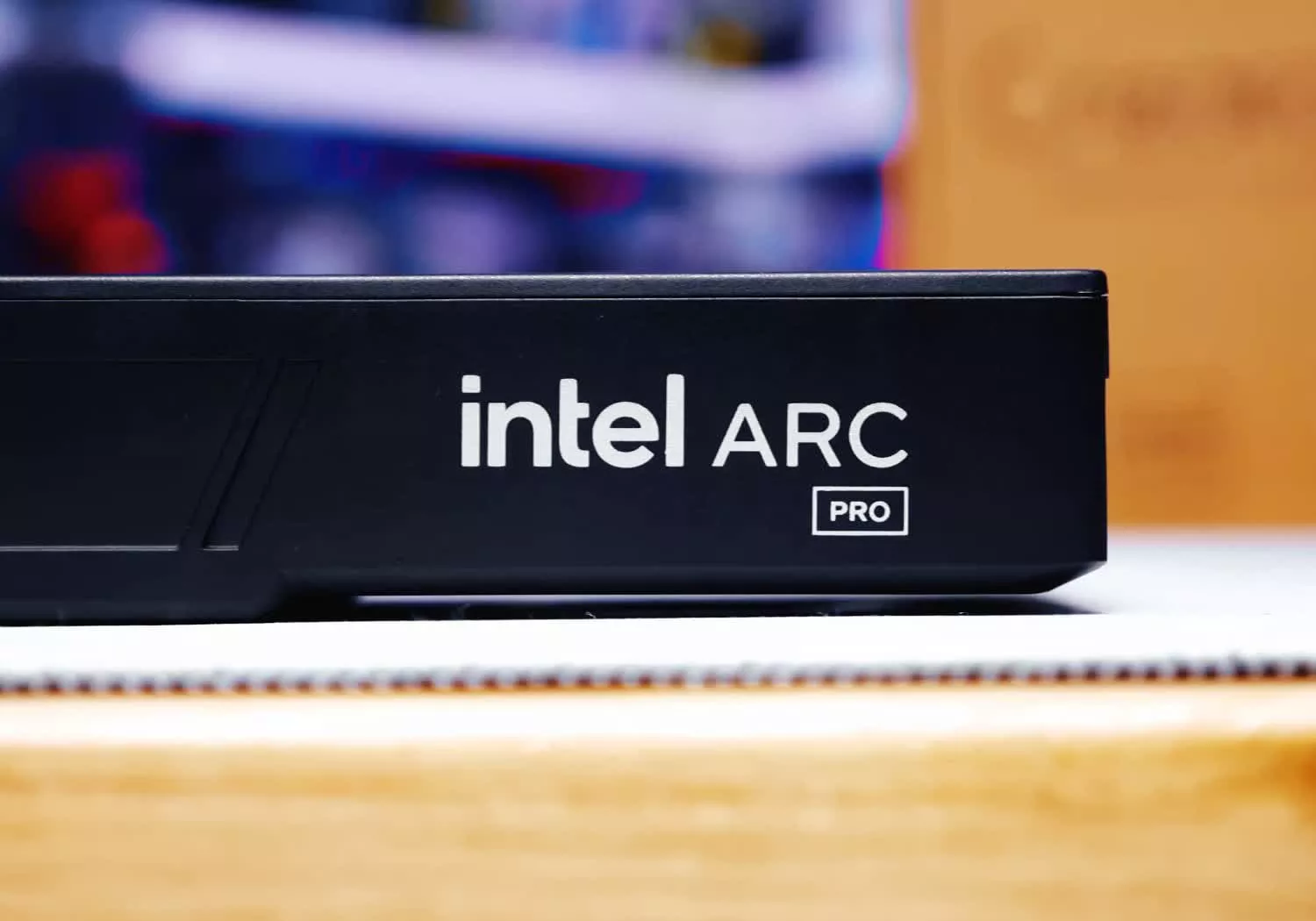 Intel-Arc-Pro-B70-Hic-Cikmayan-Oyuncu-GPUsu.jpg