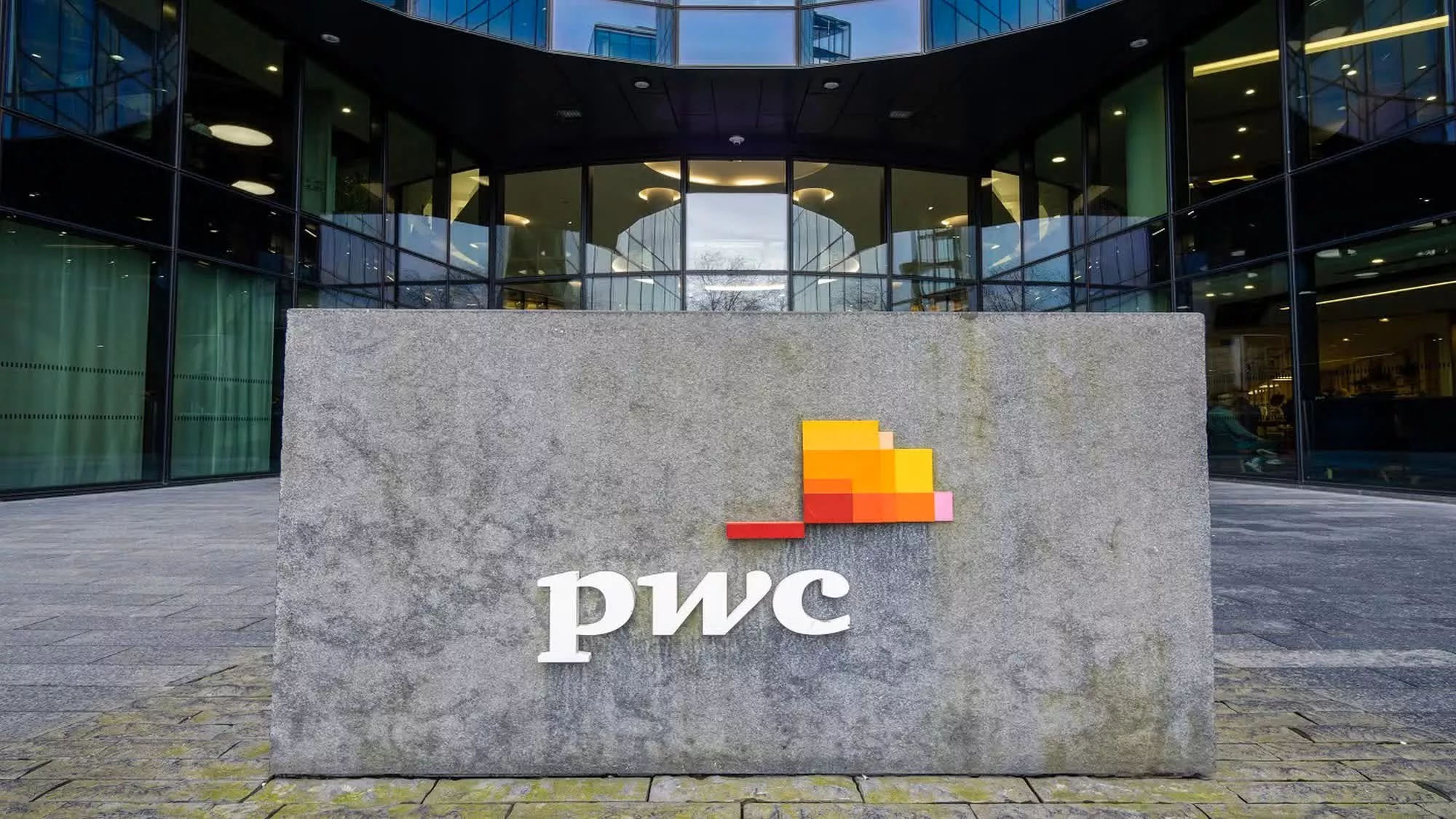 PwC’nin Yapay Zekâ Destekli Raporlarında Hatalar Ortaya Çıktı