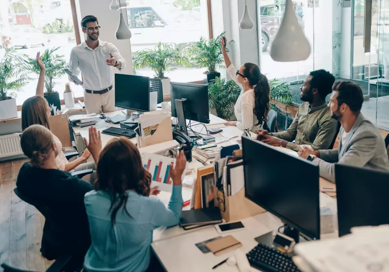 Sirketler-AI-yerine-yeniden-insan-ise-aliyor.jpg
