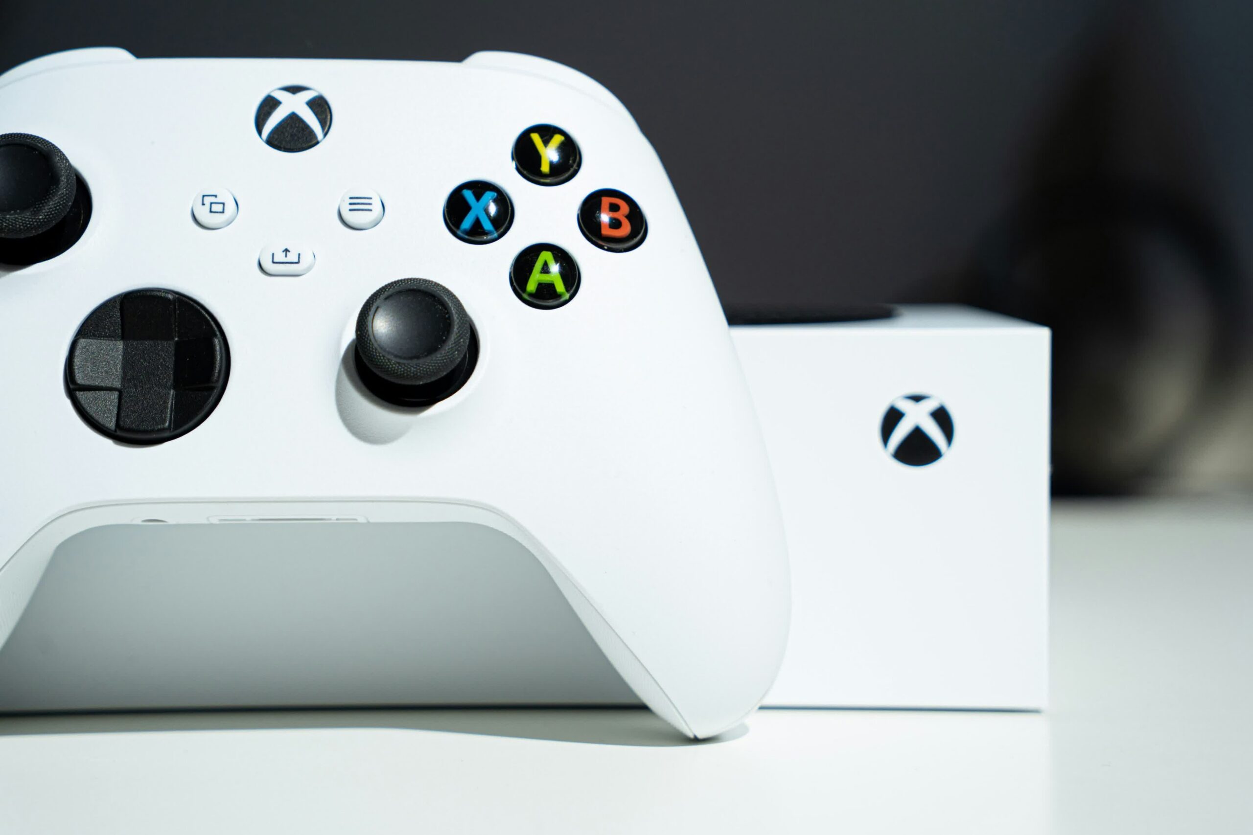 Xbox-gerilerken-Microsoftun-yapay-zekasi-buyuyor-scaled.jpg