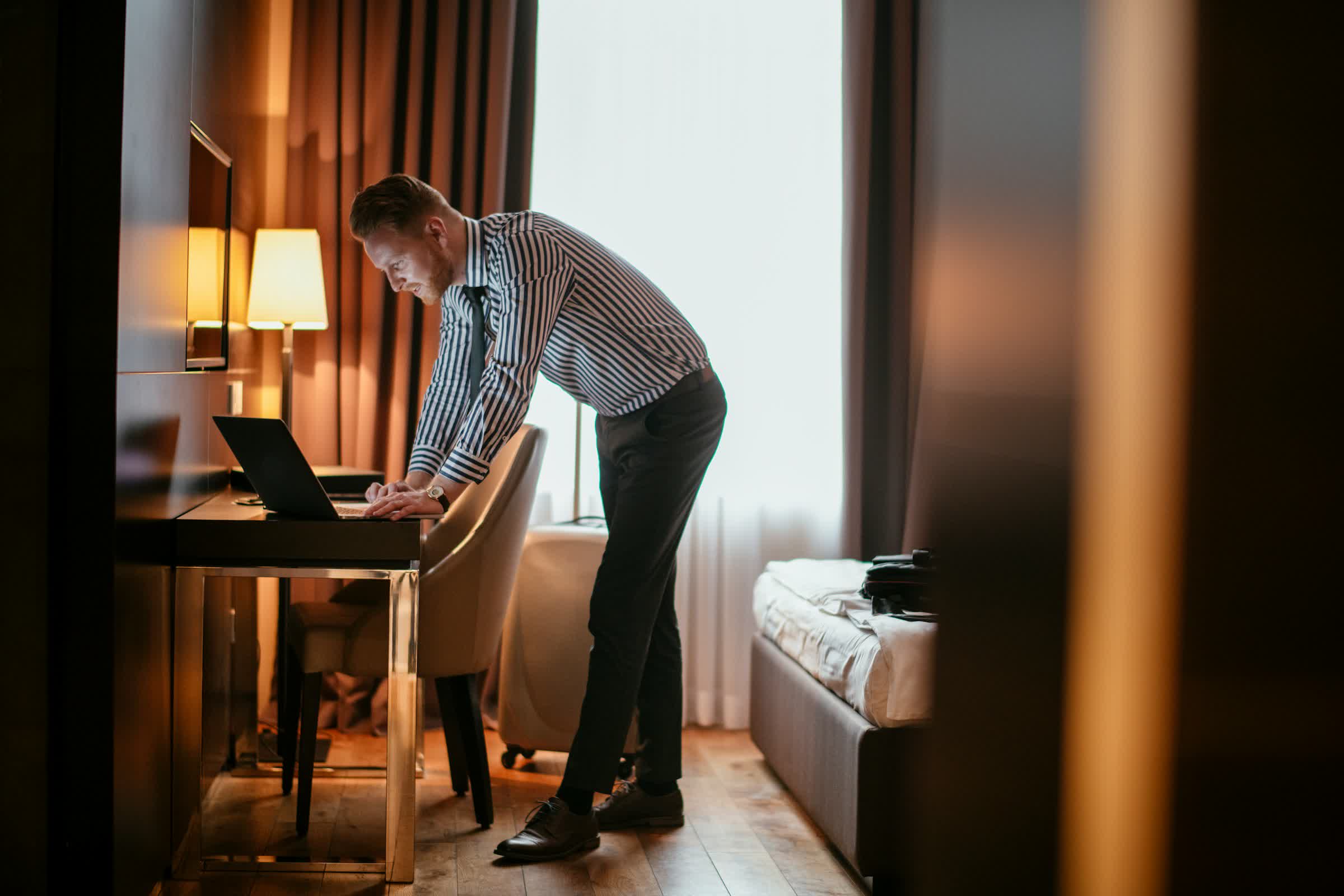 Microsoft-Rus-hackerlar-otel-Wi‑Fiinda-hesap-caliyor.jpg