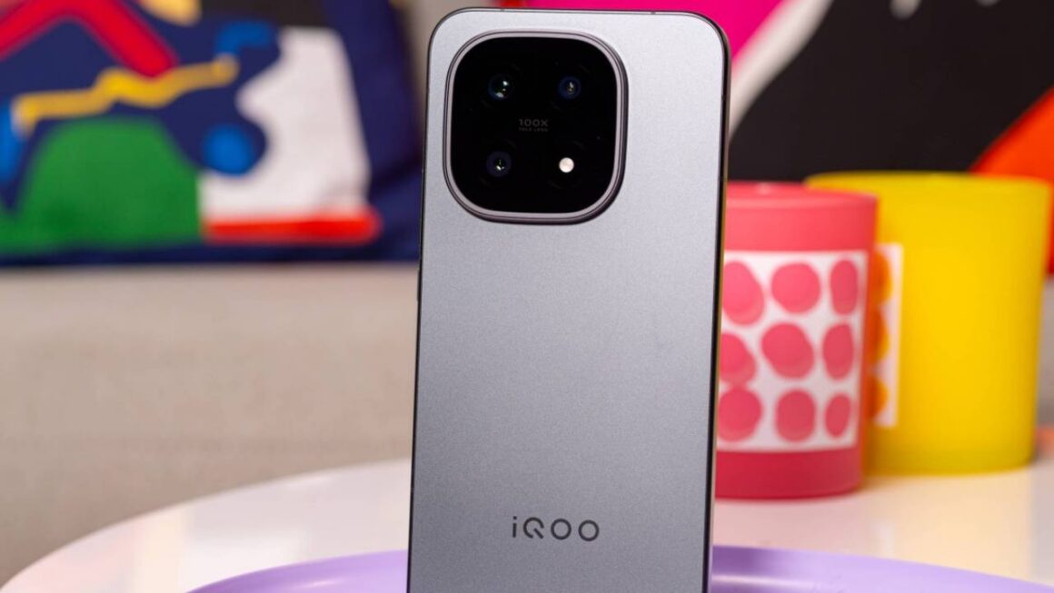 iQOO 16 1
